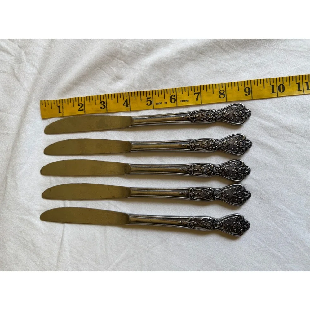 Vintage Floral Repousse Stainless Steel Dinner Knives Japan Set of 5 8.25in